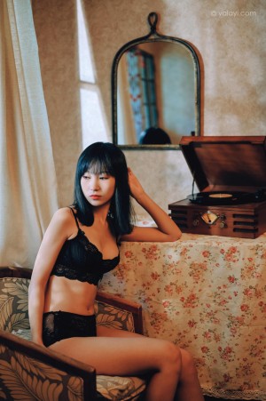 [YALAYI雅拉伊]2020.06.18 NO.662 田也《窗内心语》[46+1P/512M]|秀人馆