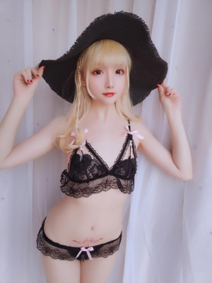 [星之迟迟] VOL.06 假日快乐包[62+1P/54.8M]|秀人馆