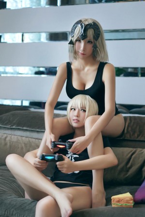 人气动漫Coser@半半子&索索-家居ps4 [30P/39.6MB]|