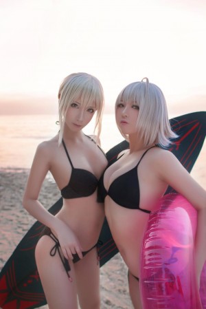 微博人气Coser@半半子&索索 海边泳装 [40P/45MB]|