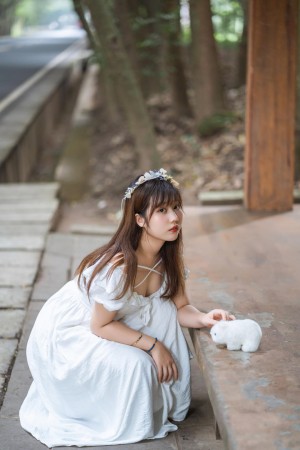 知名动漫博主@镜酱 – 私奔之连衣裙 [12P/130MB]|